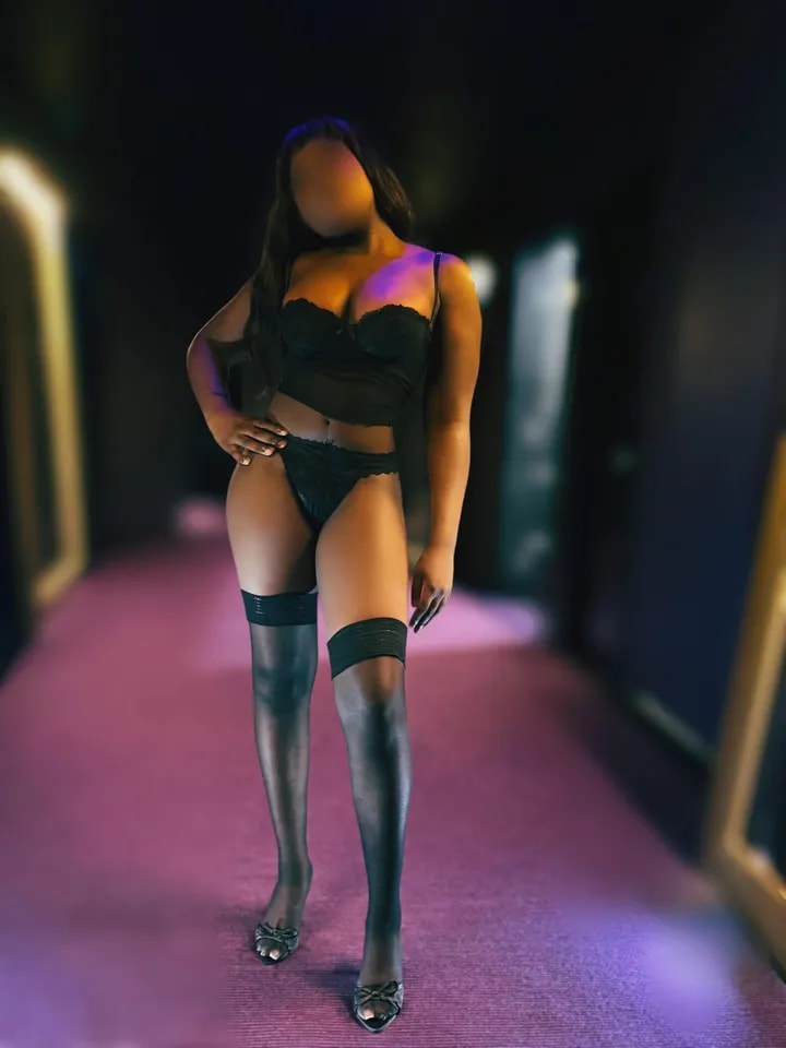 Desirae, 사진 2