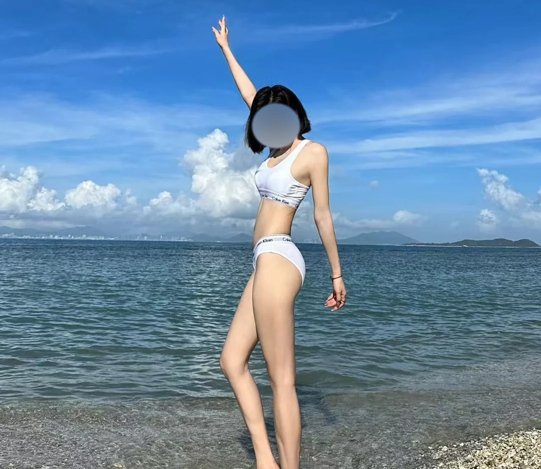 Angela, 사진 1