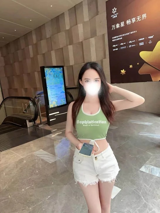 Tiffany, photo 2