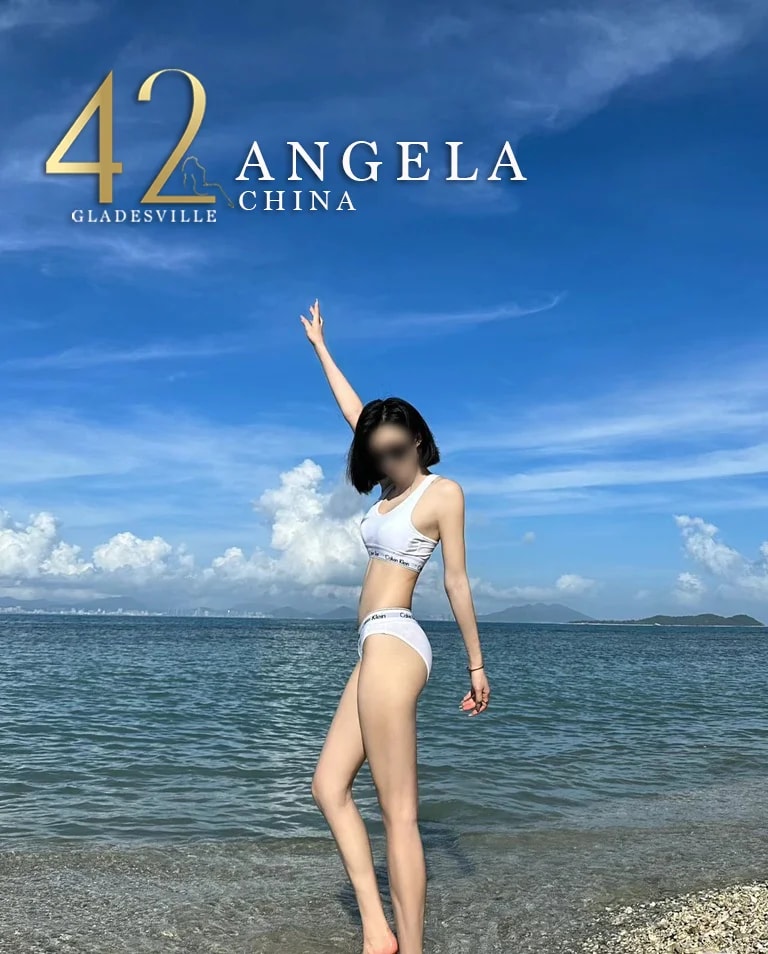 Angela、写真2